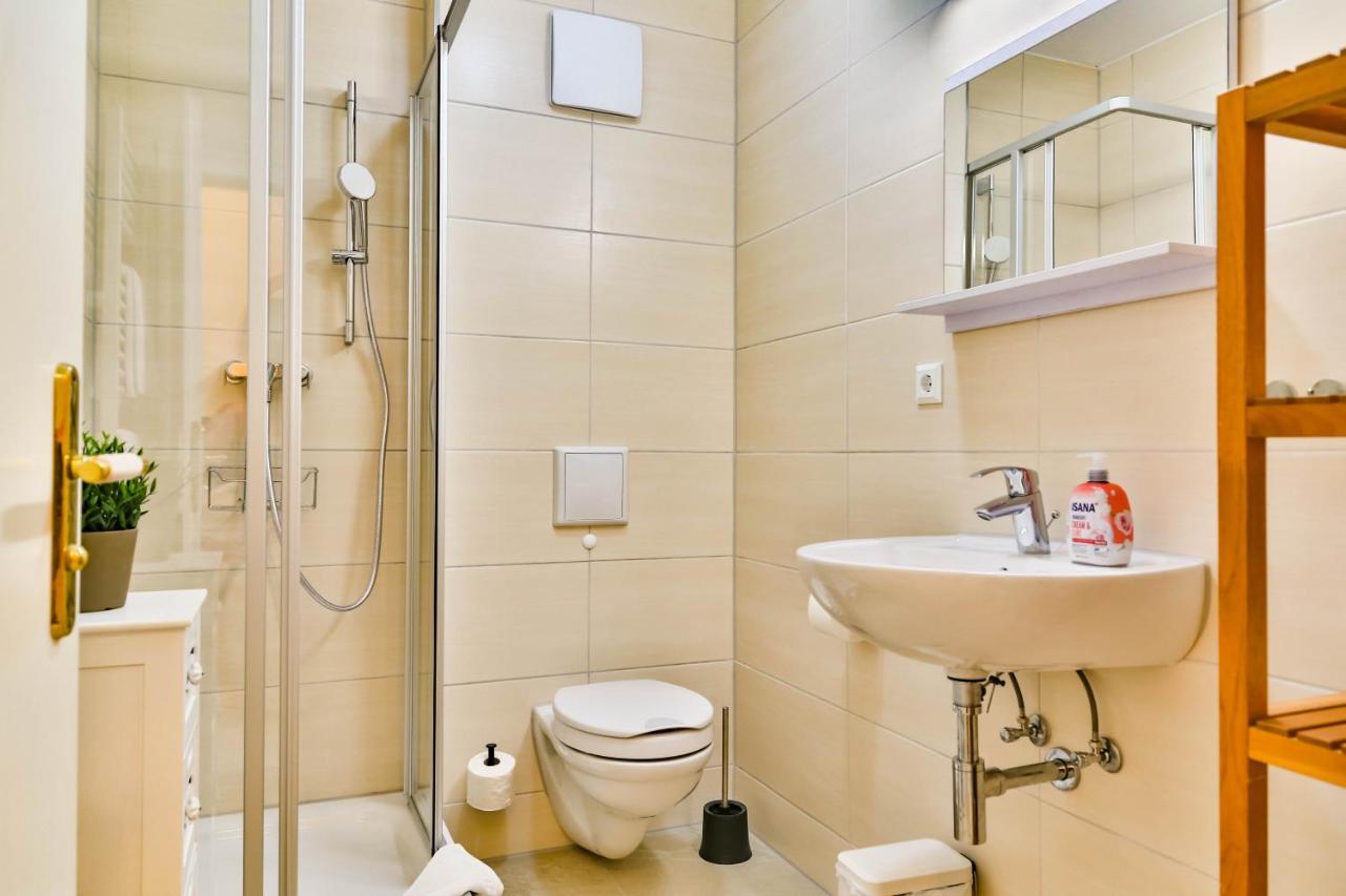 Apartment Ostseerose Ein Strandkorb Ist Im Sommer Inclusive Zempin Exterior foto
