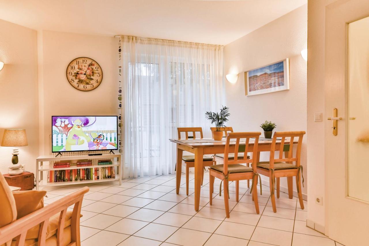 Apartment Ostseerose Ein Strandkorb Ist Im Sommer Inclusive Zempin Exterior foto