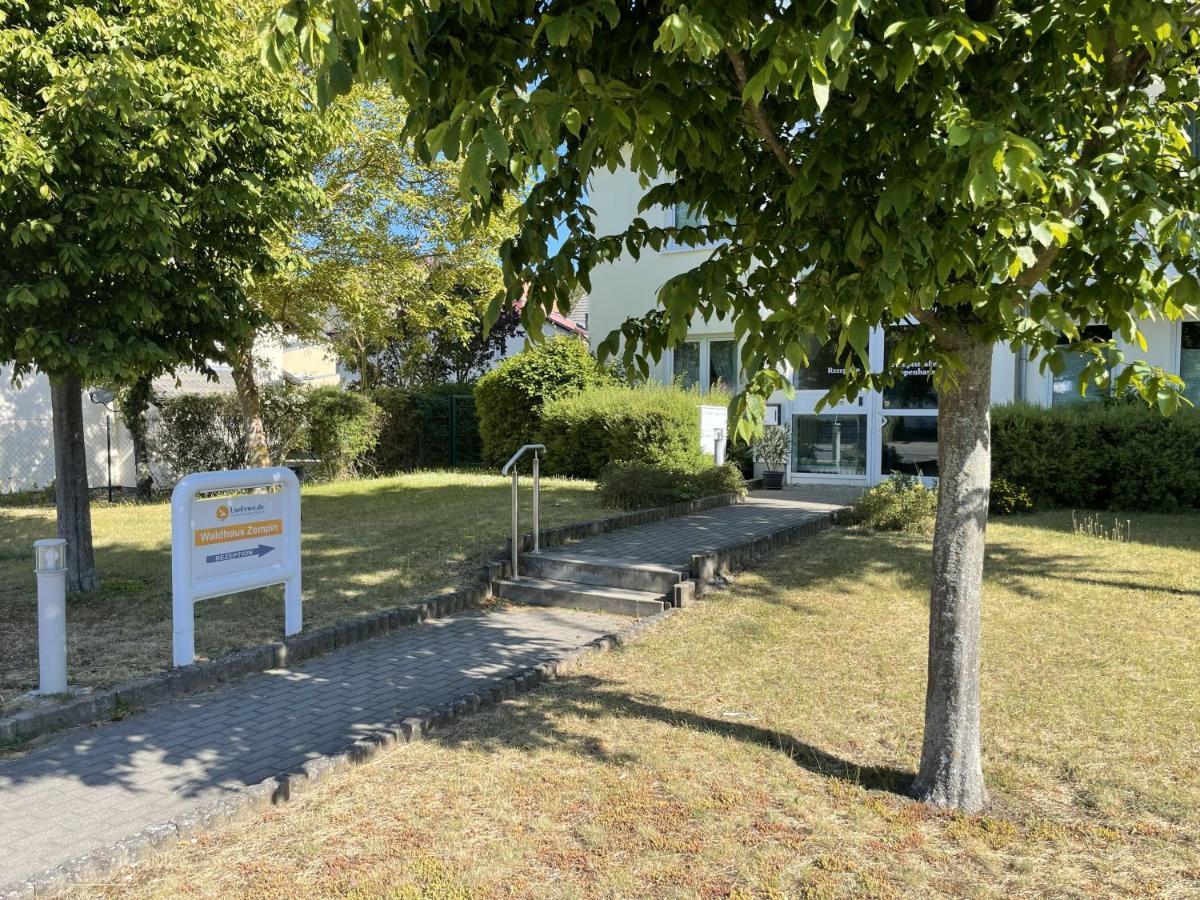 Apartment Ostseerose Ein Strandkorb Ist Im Sommer Inclusive Zempin Exterior foto